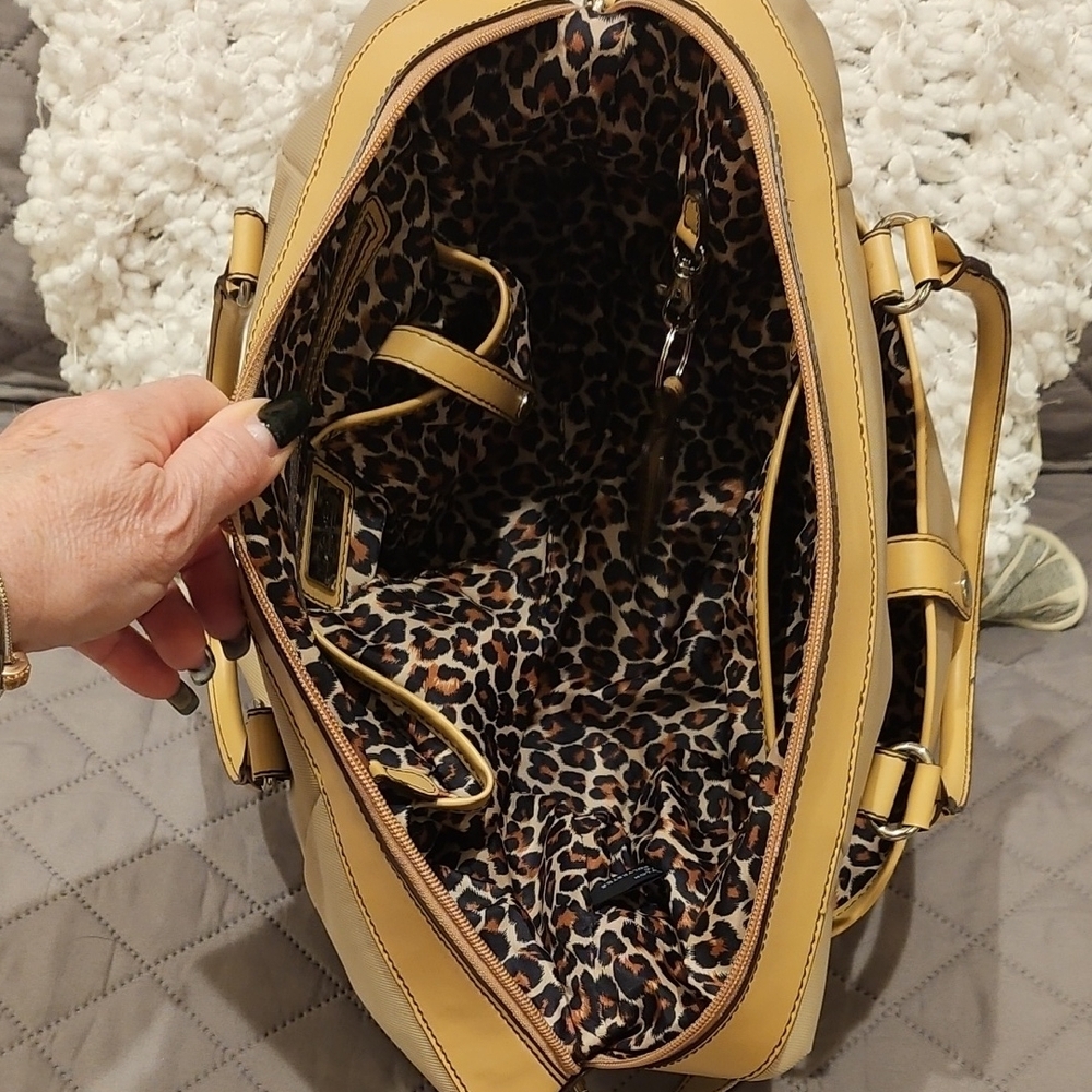 Maxx New York Tan Tote Handbag with Removeable Shoulder Strap - Picture 14 of 16